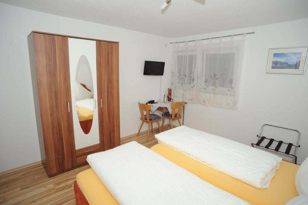 Gasthaus-Pension Fischerkeller Randegg Extérieur photo
